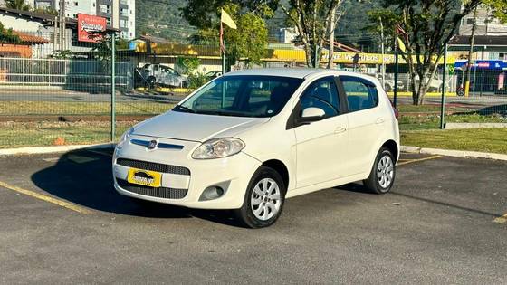 FIAT PALIO 1.0 MPI ATTRACTIVE 8V FLEX 4P MANUAL FIAT PALIO 1.0 MPI ATTRACTIVE 8V FLEX 4P MANUAL